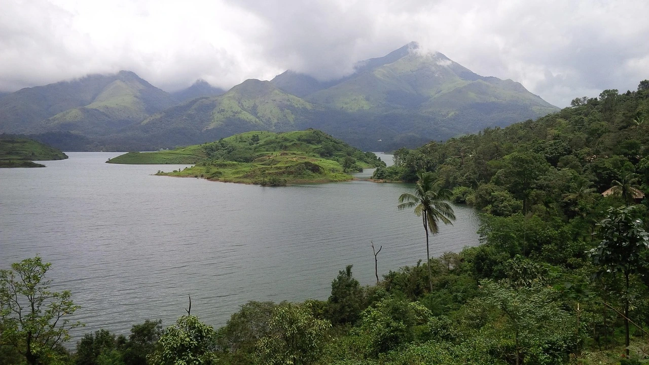From Pune to God's Own Country: The Complete Travel Guide to Kerala